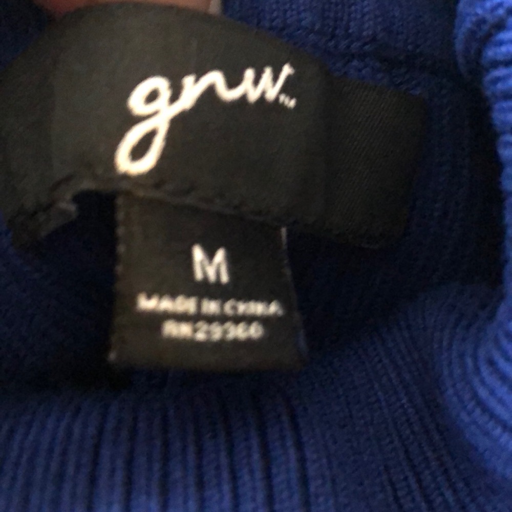 Turtle Neck - Picture 3 of 3